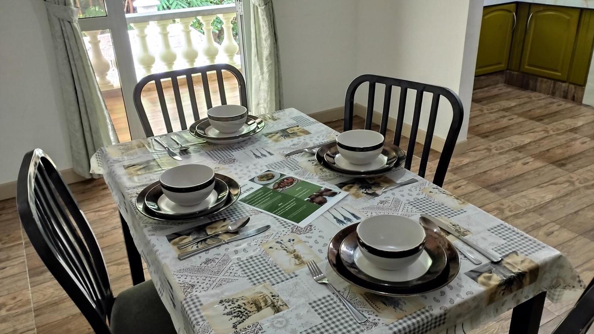 Dovass Self Catering Apartments Takamaka Екстериор снимка