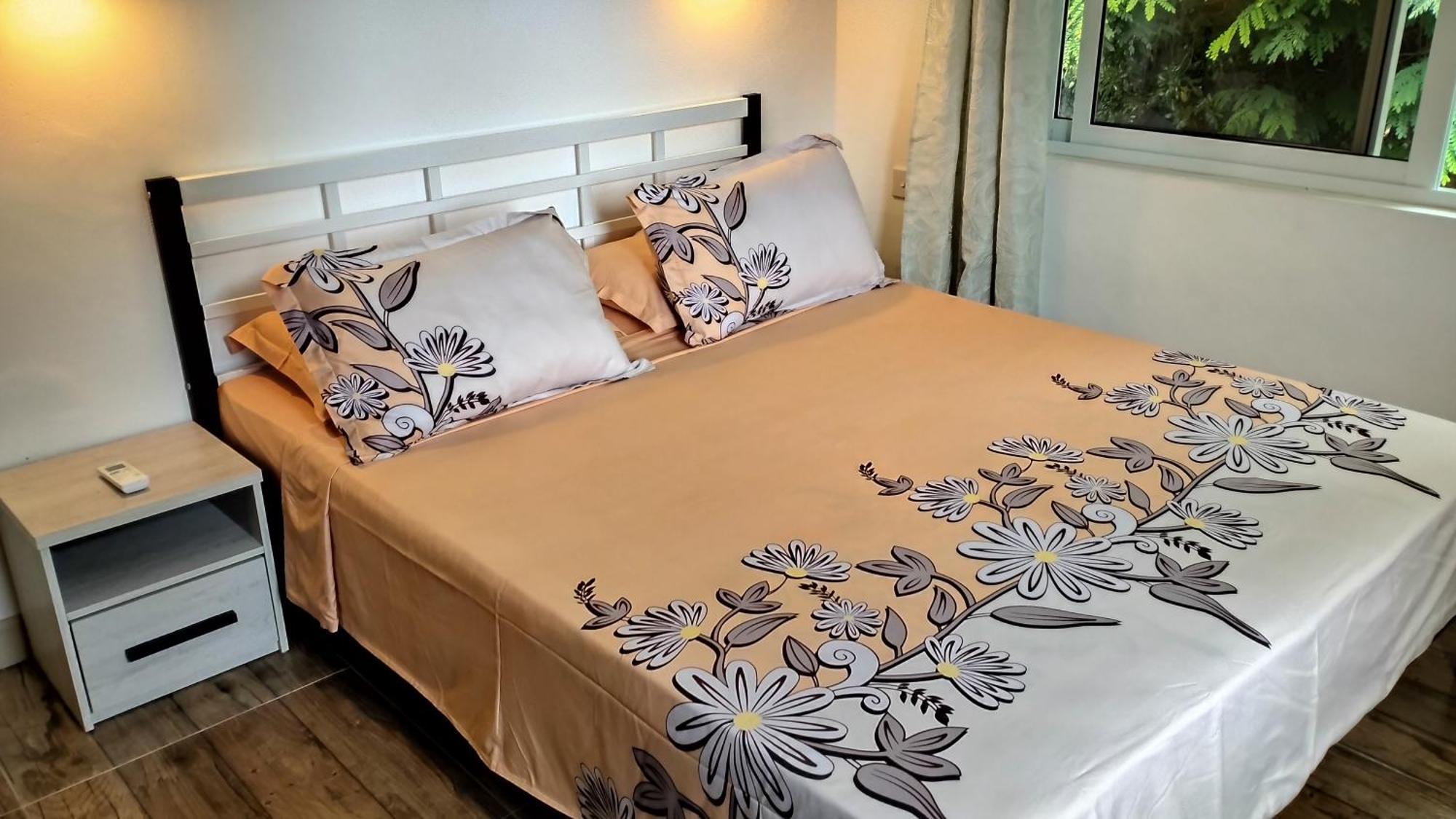 Dovass Self Catering Apartments Takamaka Стая снимка
