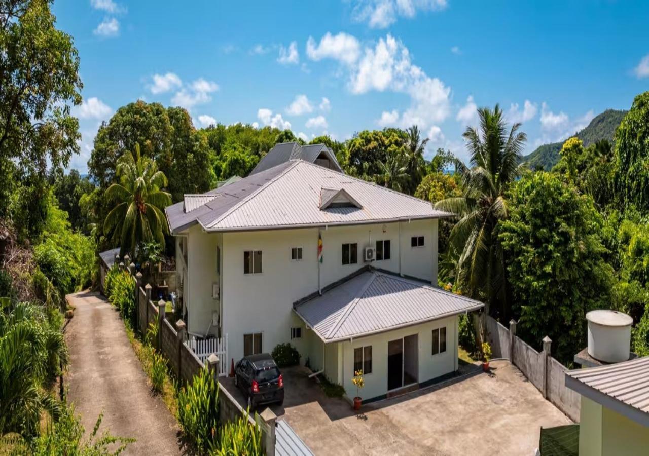 Dovass Self Catering Apartments Takamaka Екстериор снимка
