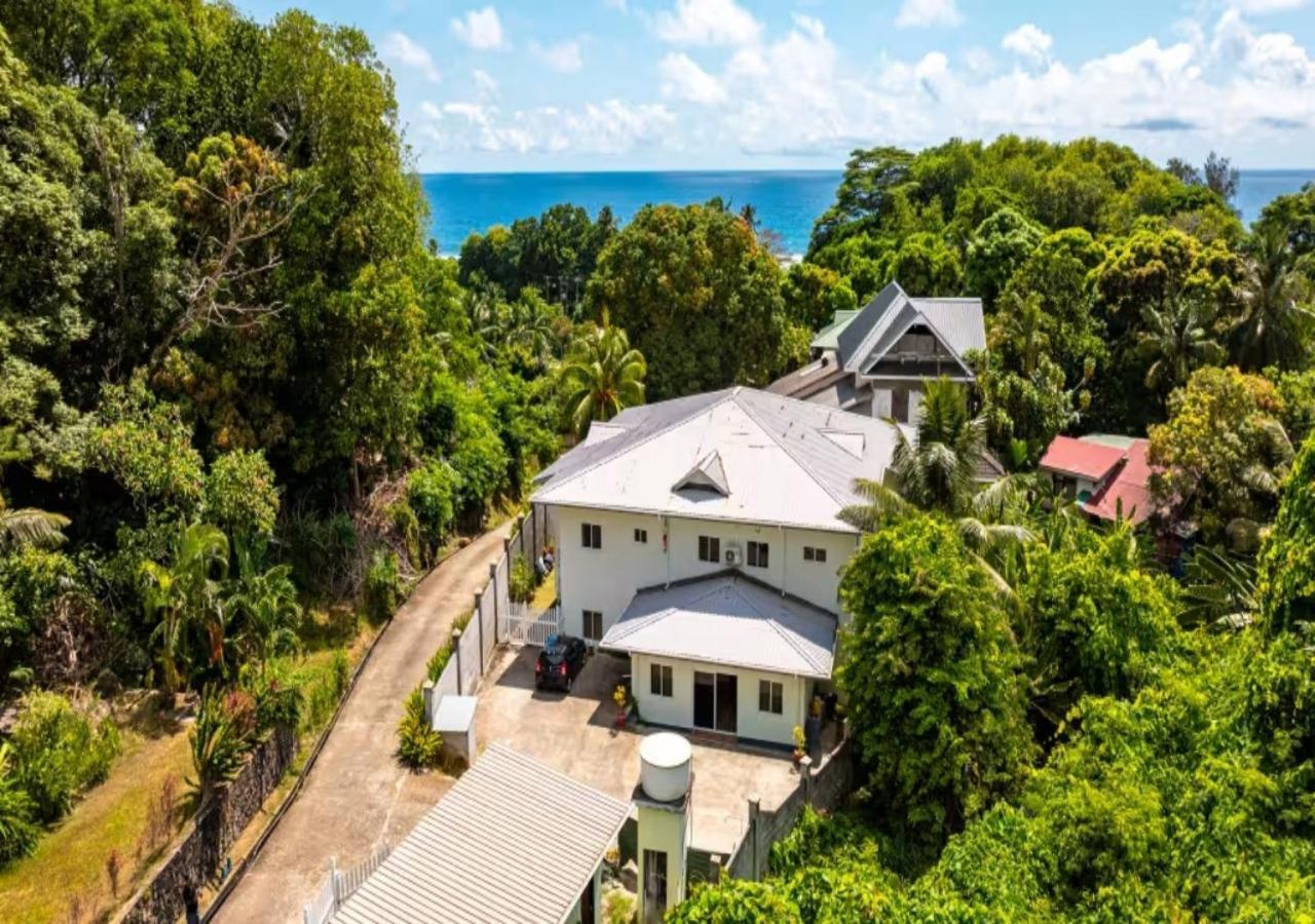 Dovass Self Catering Apartments Takamaka Екстериор снимка